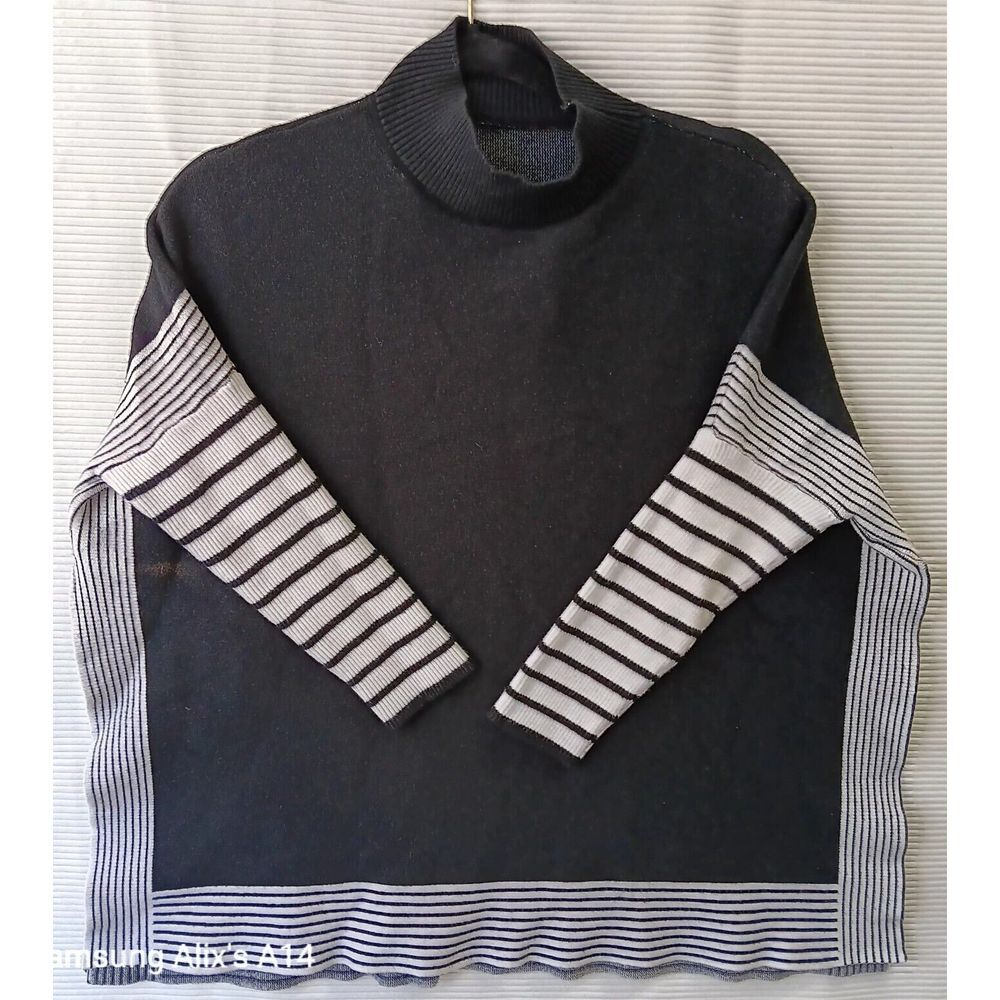 Chicwish Cape Poncho Black Sweater One Size Boxy Dolman Sleeves Slit Sides‎